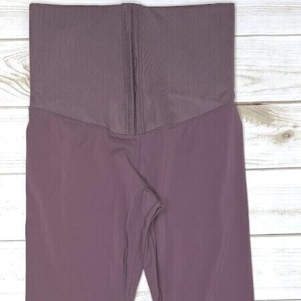 Athletics Motion Magic Waist Shaper lavender leggings (labeled M, fits S)
